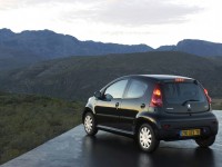 Peugeot 107 2005 photo