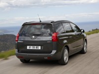 Peugeot 5008 2009 photo