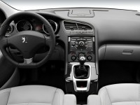 Peugeot 5008 2009 photo